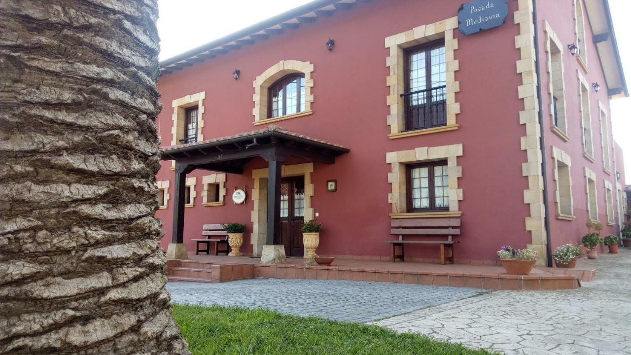Posada Mediavia ウビアルコ エクステリア 写真